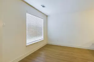 711 W 32nd St, Austin, TX 78705 - Photo 9