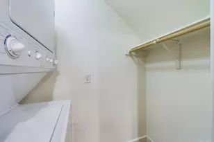 711 W 32nd St, Austin, TX 78705 - Photo 17