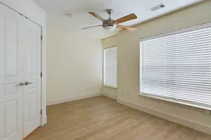 711 W 32nd St, Austin, TX 78705 - Photo 31