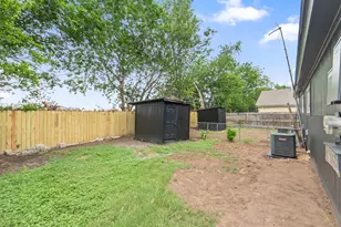 8203 Colony Loop Dr, Austin, TX 78724 - Photo 17