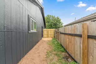 8203 Colony Loop Dr, Austin, TX 78724 - Photo 19