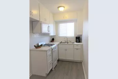 926 E Dean Keeton Street #202, Austin, TX 78705 - Photo 7