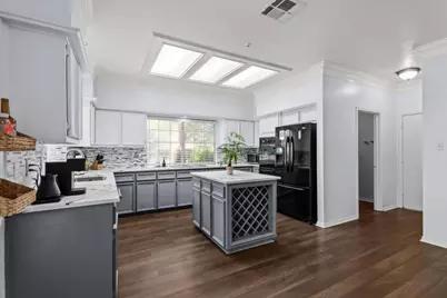 10116 Pinehurst Drive, Austin, TX 78747 - Photo 7