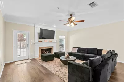 10116 Pinehurst Drive, Austin, TX 78747 - Photo 11