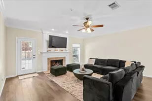 10116 Pinehurst Dr, Austin, TX 78747 - Photo 11