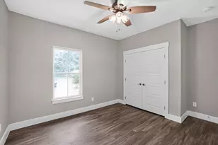 403 Lynch St, Smithville, TX 78957 - Photo 17