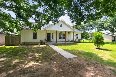 403 Lynch Street, Smithville, TX 78957 - Photo 1