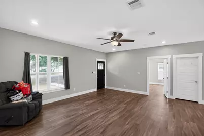 403 Lynch Street, Smithville, TX 78957 - Photo 5