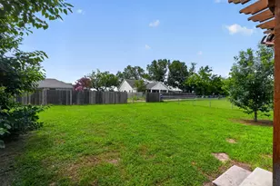 403 Lynch St, Smithville, TX 78957 - Photo 27