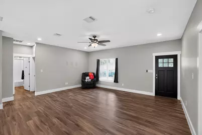 403 Lynch Street, Smithville, TX 78957 - Photo 9