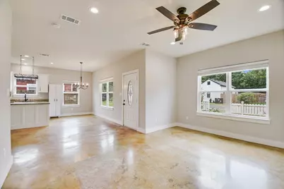 103 East Street, Smithville, TX 78957 - Photo 5