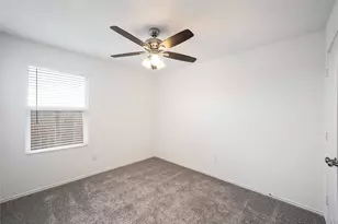 102 Sebring Cir, Hutto, TX 78634 - Photo 5