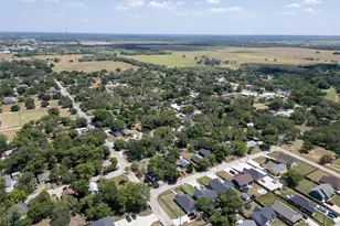 301 Holly Ave, Luling, TX 78648 - Photo 21