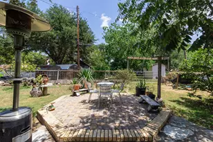 301 Holly Ave, Luling, TX 78648 - Photo 15