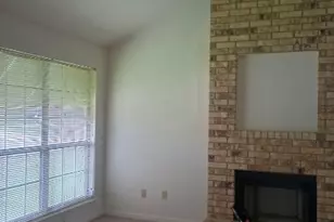 728 W San Antonio St, Lockhart, TX 78644 - Photo 3