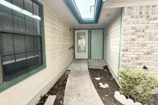 728 W San Antonio St, Lockhart, TX 78644 - Photo 13