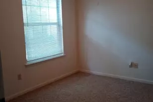 728 W San Antonio St, Lockhart, TX 78644 - Photo 5