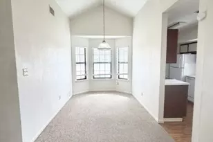 728 W San Antonio St, Lockhart, TX 78644 - Photo 3