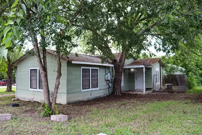 803 Third Street, Lockhart, TX 78644 - Photo 3