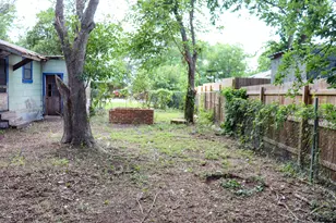 803 3rd St, Lockhart, TX 78644 - Photo 9