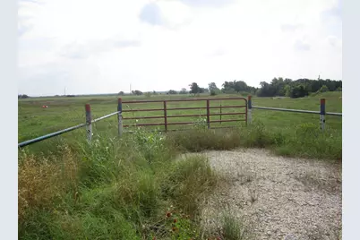 1602 County Road 470, Coupland, TX 78615 - Photo 3