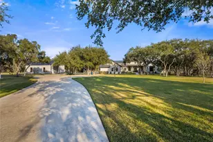 945 Rivercliff Dr, Spicewood, TX 78669 - Photo 3
