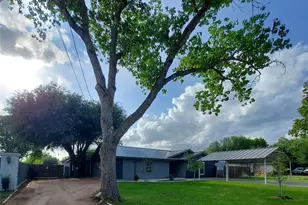 209 Green Pasture, Hutto, TX 78634 - Photo 3