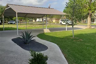 209 Green Pasture, Hutto, TX 78634 - Photo 5