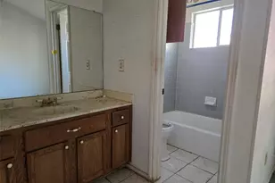 2011 Castle Creek Dr, San Marcos, TX 78666 - Photo 7