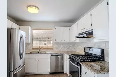 11906 Sunhillow Bend #B, Austin, TX 78758 - Photo 7