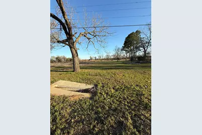 1304 E Cameron Avenue, Rockdale, TX 76567 - Photo 11