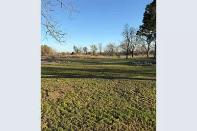 1304 E Cameron Avenue, Rockdale, TX 76567 - Photo 9