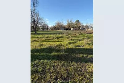 1304 E Cameron Avenue, Rockdale, TX 76567 - Photo 5