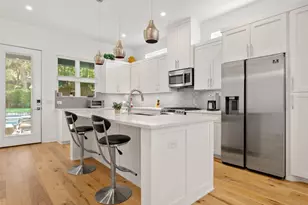 1411 Cometa St, Austin, TX 78721 - Photo 7