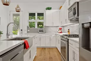 1411 Cometa St, Austin, TX 78721 - Photo 11