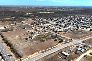 1437 Heidenreich Ln, Uhland, TX 78640 - Photo 31