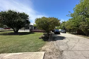 1437 Heidenreich Ln, Uhland, TX 78640 - Photo 33