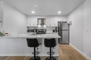304 E 33rd St, Austin, TX 78705 - Photo 3