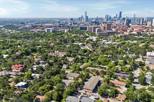 304 E 33rd St, Austin, TX 78705 - Photo 11
