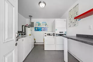304 E 33rd St, Austin, TX 78705 - Photo 9