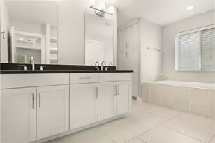 703 E 49th St, Austin, TX 78751 - Photo 9