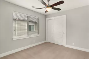 703 E 49th St, Austin, TX 78751 - Photo 21