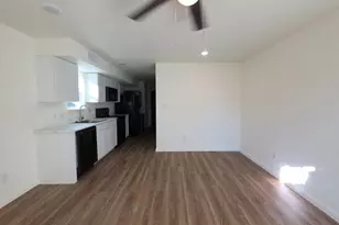 2002 W 2nd St, Taylor, TX 76574 - Photo 3