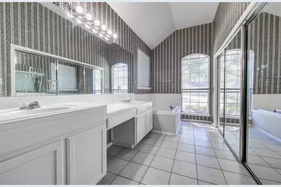 30011 Oakland Hills Drive, Georgetown, TX 78628 - Photo 23