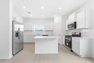 1404 Roaming Oak Bnd, Georgetown, TX 78628 - Photo 7