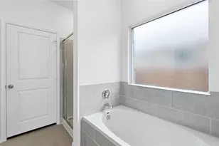 1404 Roaming Oak Bnd, Georgetown, TX 78628 - Photo 13