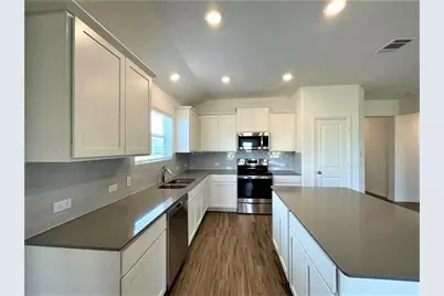 409 Bluejack Way, Hutto, TX 78634 - Photo 5