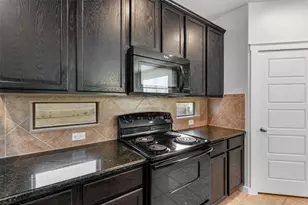 2001 Faro Dr, Austin, TX 78741 - Photo 11