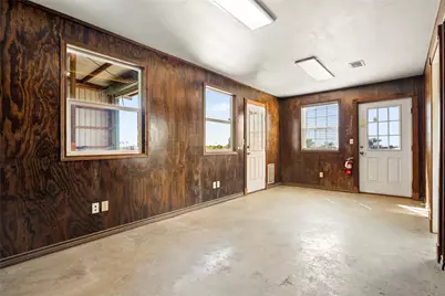 3706 Us-290 E, Paige, TX 78659 - Photo 27