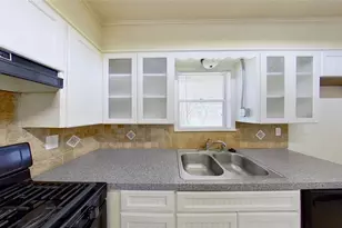205 E 2nd St, Georgetown, TX 78626 - Photo 17
